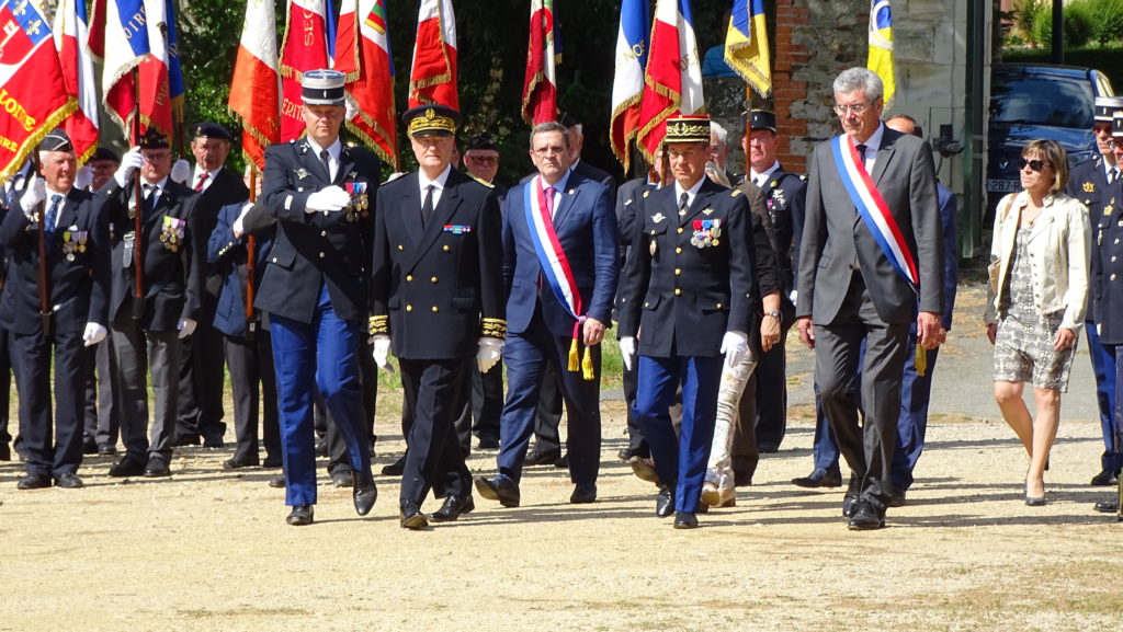 06/2019 - Brissac-Quincé - Cérémonie de remise des fanions aux groupements de gendarmerie de Maine-et-Loire